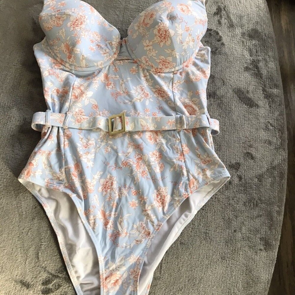We Wore What Women's White Belted Underwire One-Piece Swimwear Size L